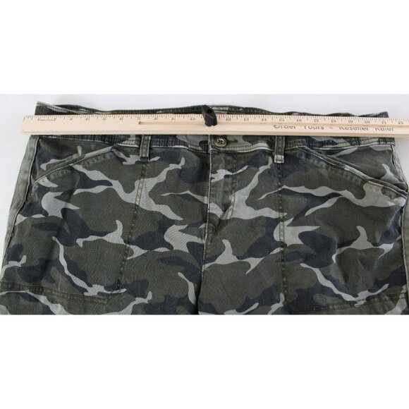 Torrid Women's High Rise Camo Ankle Crop Jeggings Plus Size 22 - Picture 3 of 7